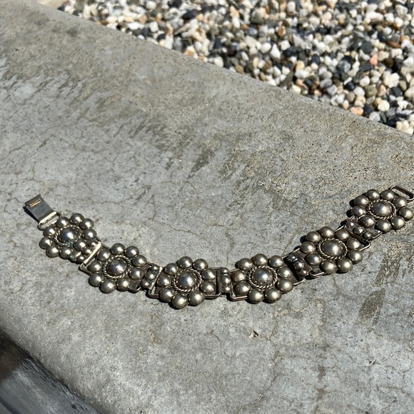 Incredible Vintage Concho Blossom Bracelet 8.5 inches - Picture 5 of 16